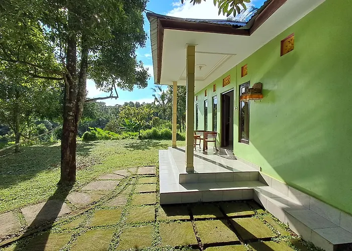 ゲストハウス Nyoman Sekumpul House